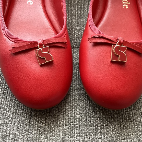 kate spade new york Women's Dakota Charm Ballet Flats, size 9 - Picture 2 of 12